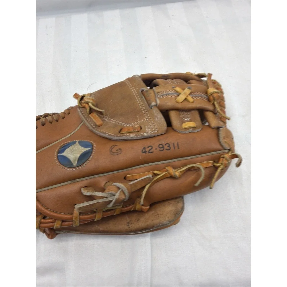 SPALDING The Handler 3 Finger Snap Closure Brown Baseball Glove
